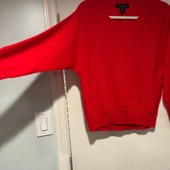 Red Cashmere Tahari Sweater Size Small. New With Tags - Picture 3 of 12